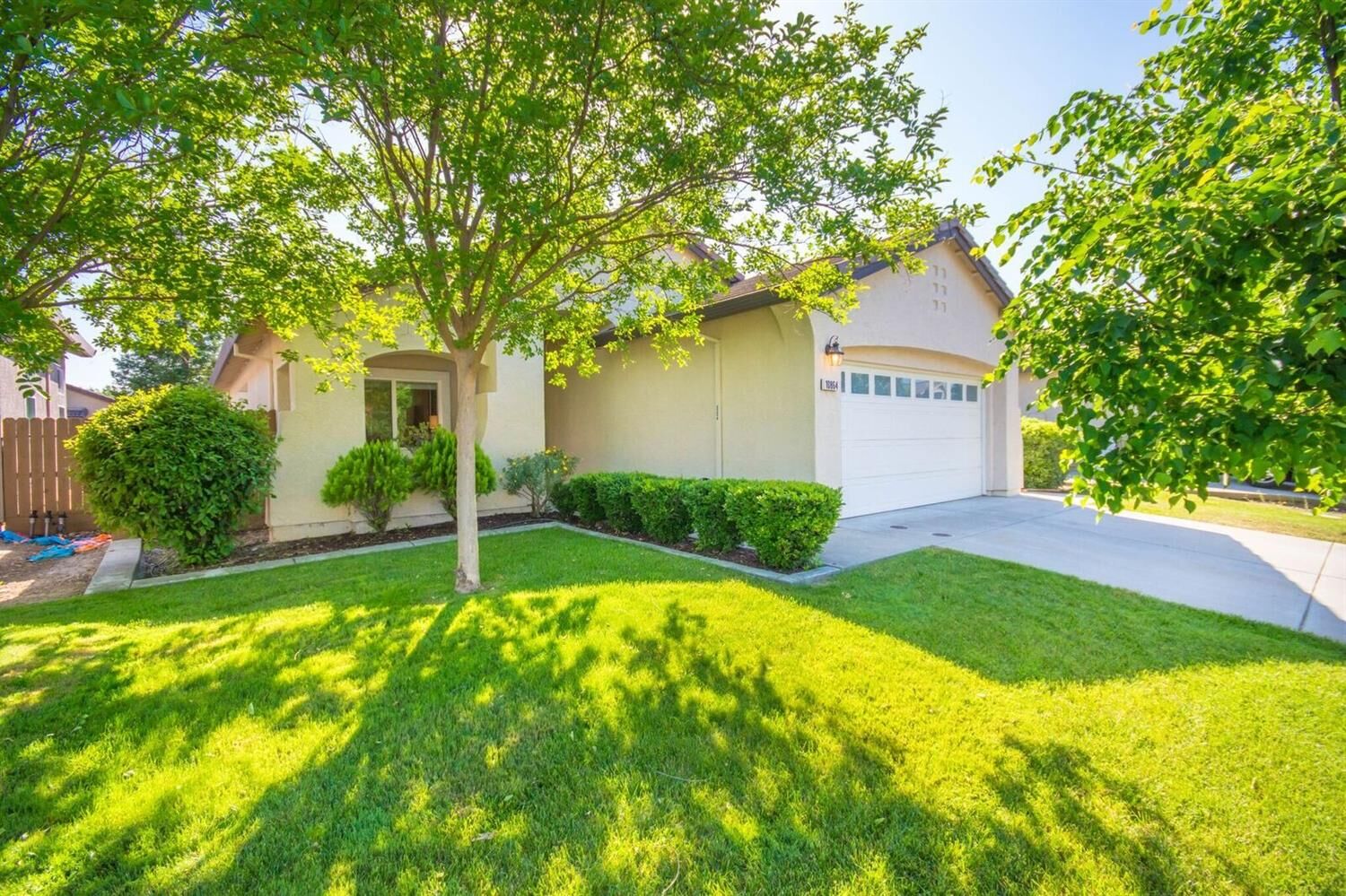Property Photo:  10864 Bellone Way  CA 95670 