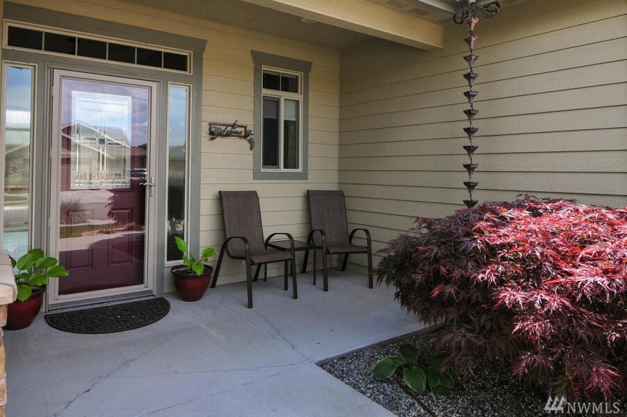 Property Photo:  1317 Boulder Lp  WA 98802 