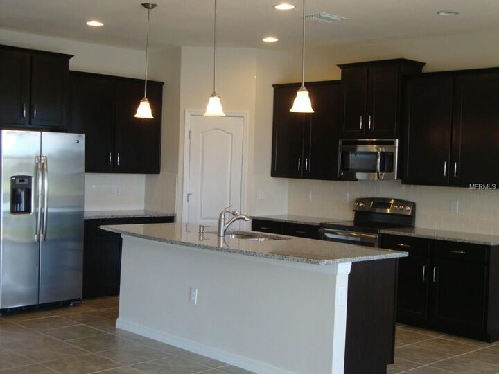 Property Photo:  2831 Esmeralda Drive  FL 34243 