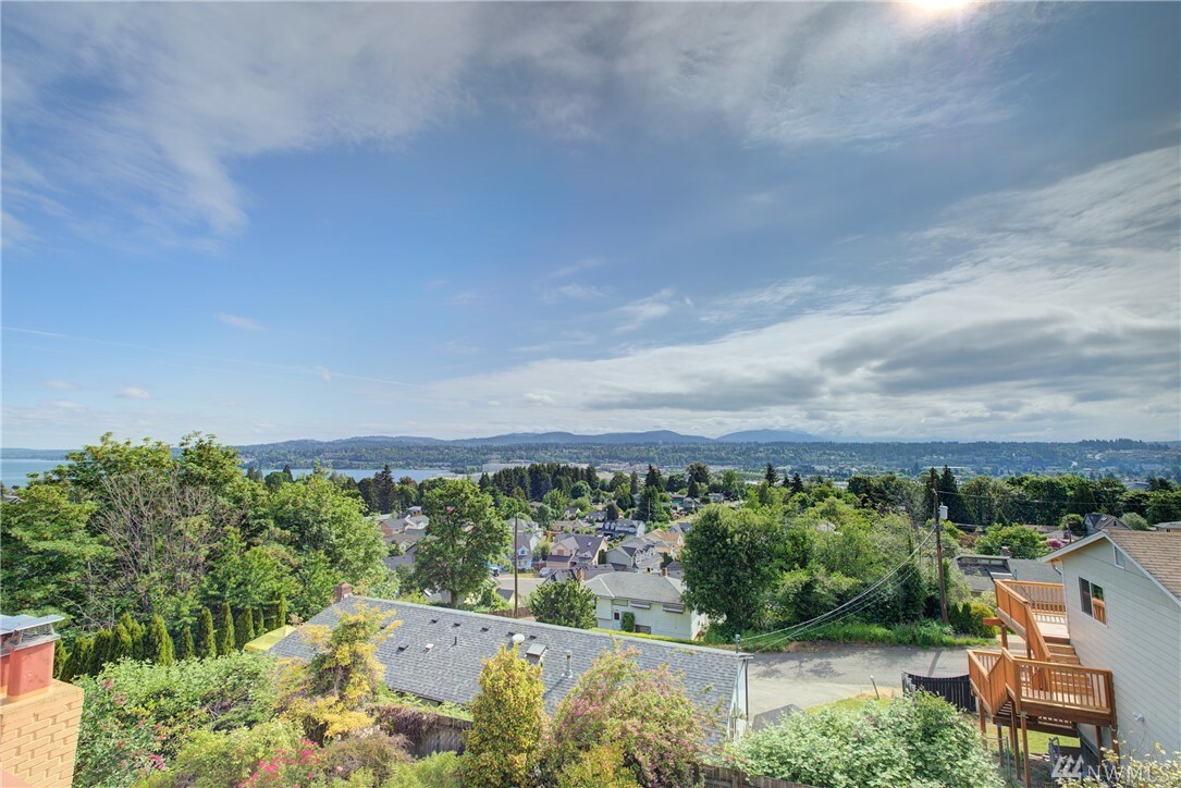 Property Photo: 8432 S 123 Place WA 98178