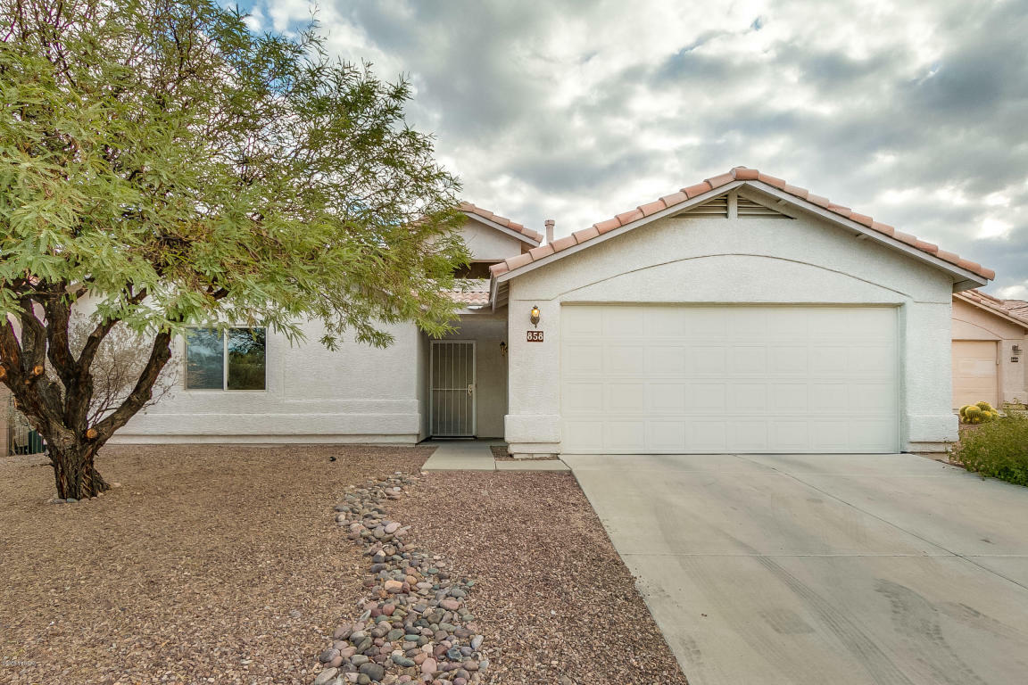 Property Photo:  858 N Silverleaf Oak Place  AZ 85710 