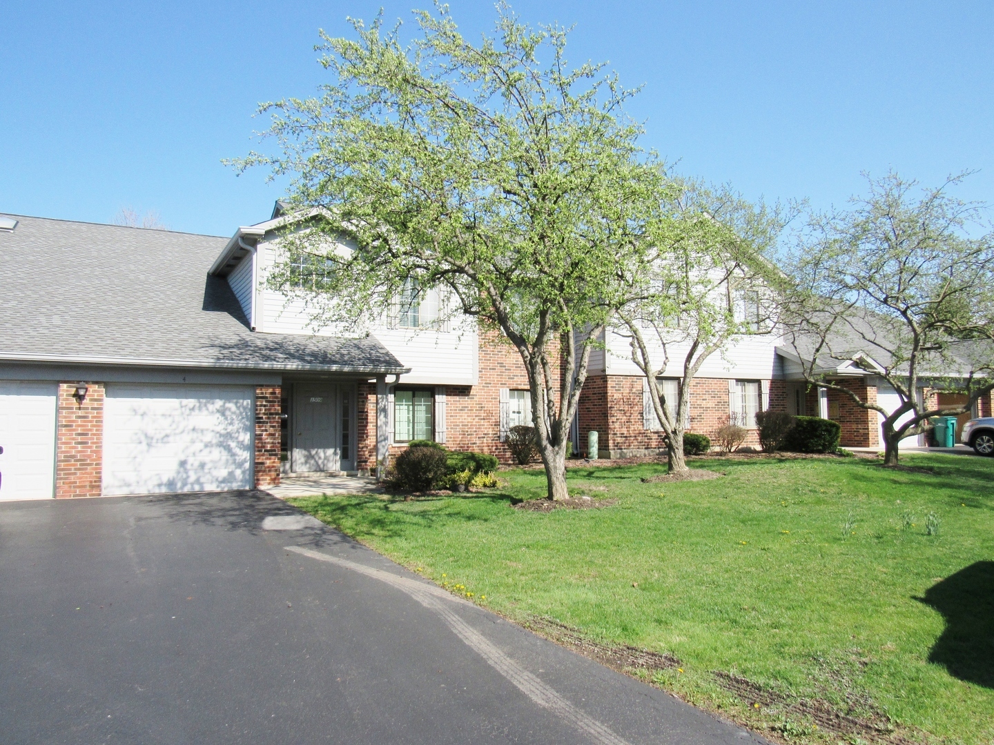 Property Photo: 1509 Pheasant Trail Lane 1 IL 60004