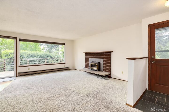 Property Photo:  381 Ferncliff Avenue NE  WA 98110 