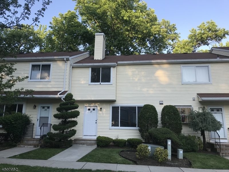 Property Photo: 27 Westbrook Ct 27 NJ 07203