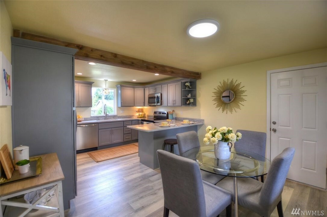 Property Photo:  8525 Queets Dr NE  WA 98516 