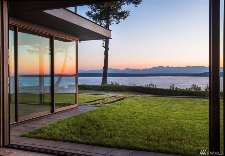 Property Photo:  22702 Dogwood Lane  WA 98020 