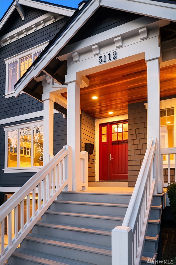 Property Photo: 5112 46th Avenue NE WA 98105
