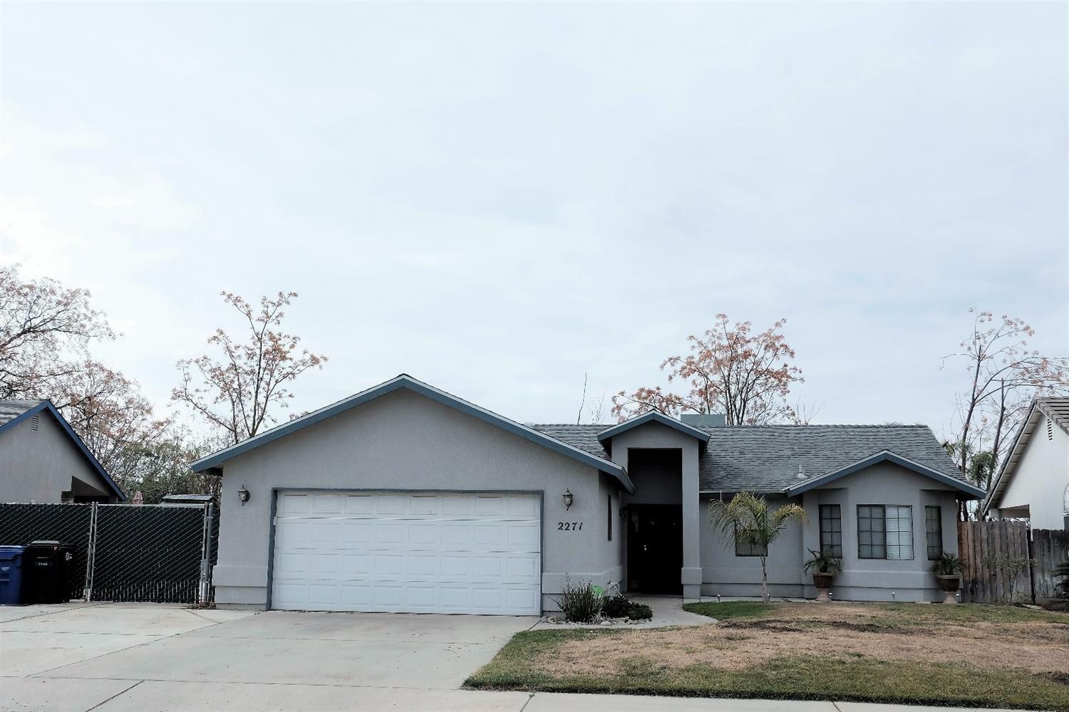 Property Photo:  2271 W Orange Avenue  CA 93257 