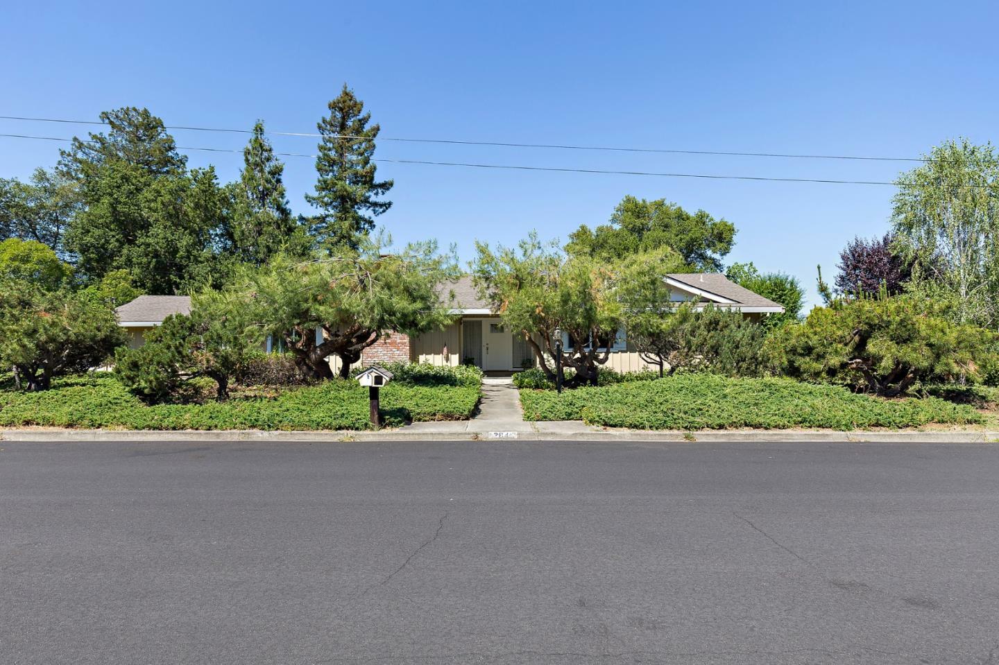 Property Photo:  2840 Mi Elana Circle  CA 94598 