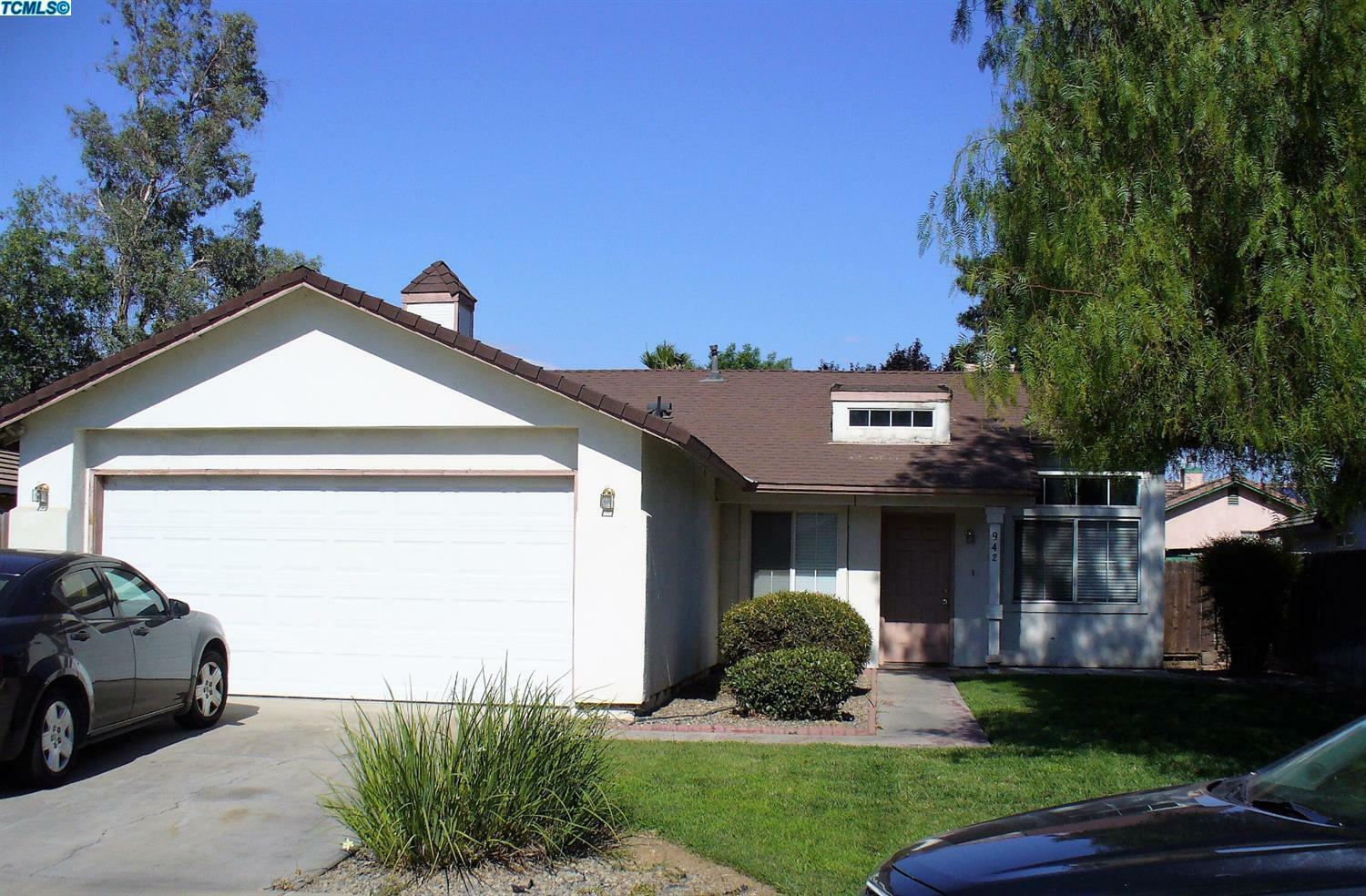 Property Photo: 942 N Ohio Street CA 93257