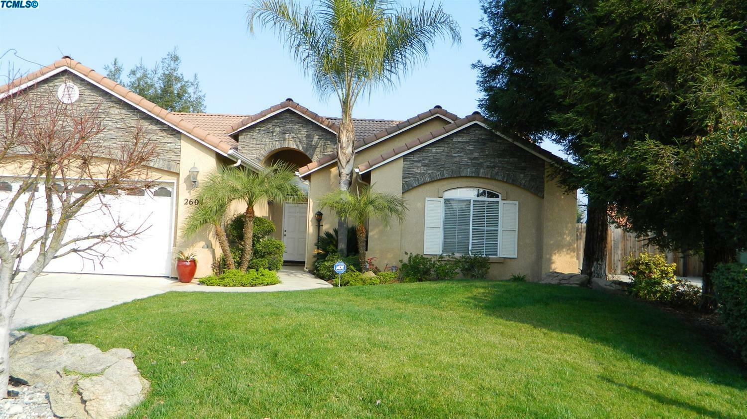 Property Photo:  2604 W Oakridge Avenue  CA 93291 