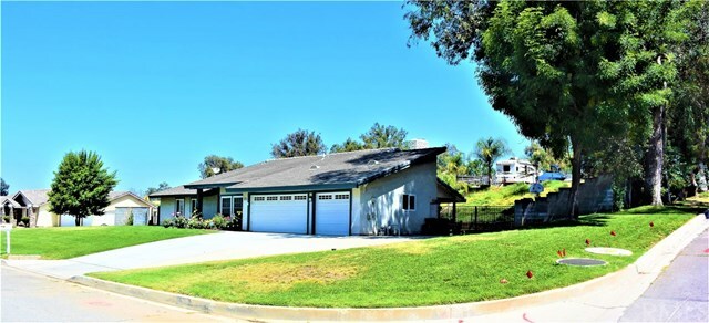 Property Photo:  35888 Vineyard Street  CA 92399 