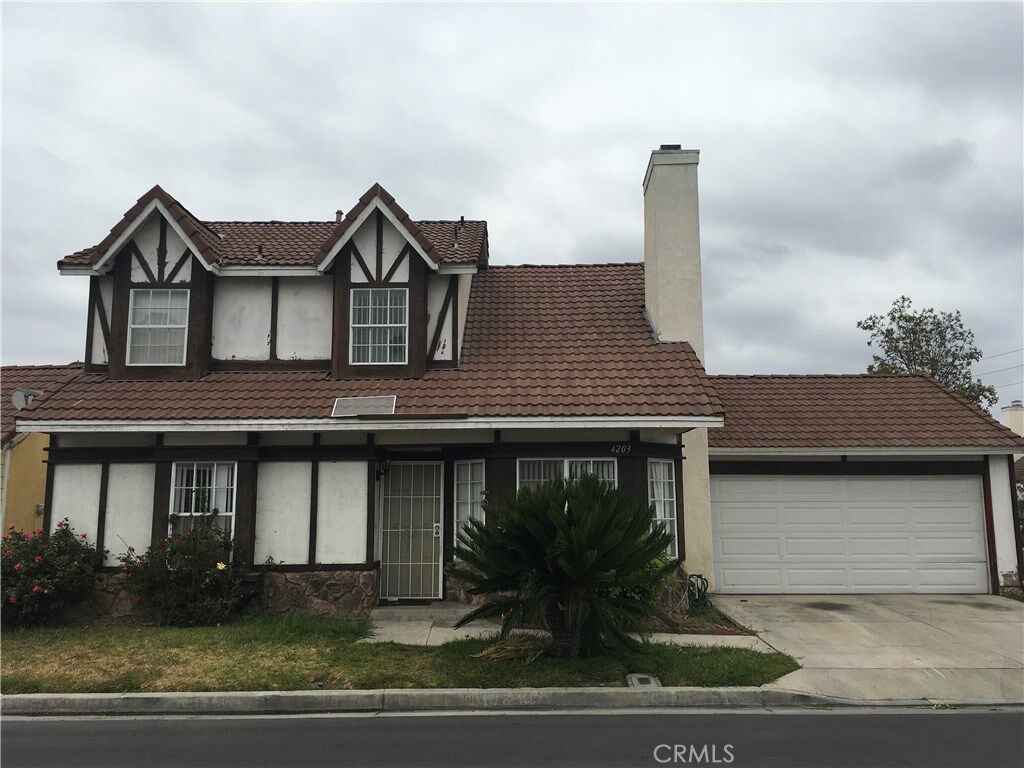 Property Photo:  4203 Simsburry Common  CA 92704 