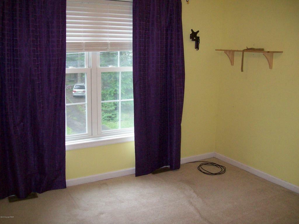 Property Photo:  2529 McEwan Boulevard  PA 18302 