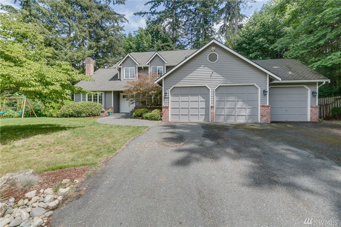 Property Photo:  24333 83rd Ave SE  WA 98072 