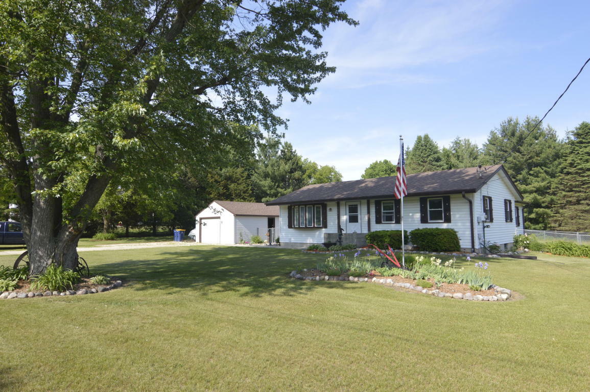 Property Photo:  5624 Maple Rd  WI 53095 