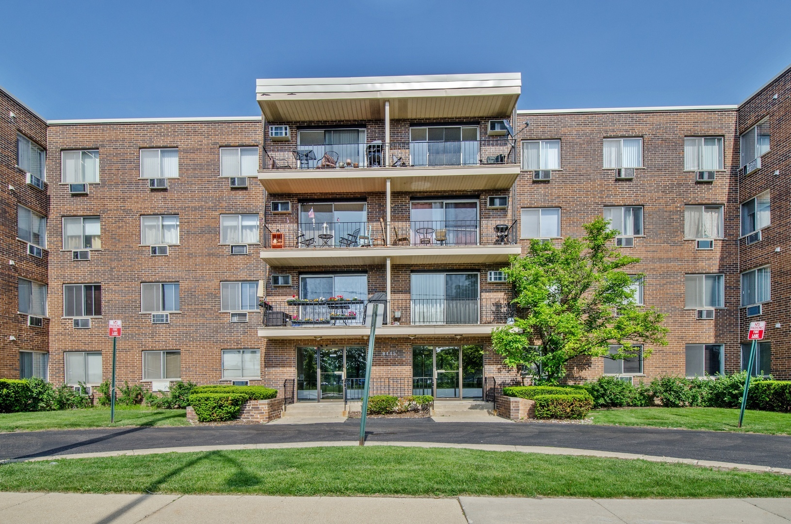 Property Photo:  9445 Kenton Avenue 402  IL 60076 