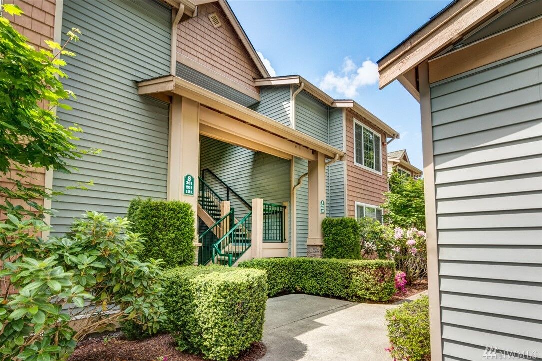 Property Photo: 4769 Morris Ave S S302 WA 98055