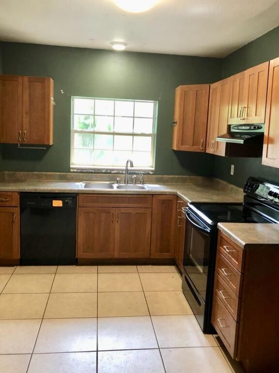 Property Photo:  1212 Bayshore Drive  FL 32578 