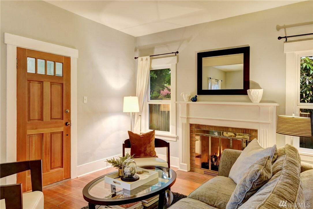 Property Photo: 107 N 79th St WA 98103