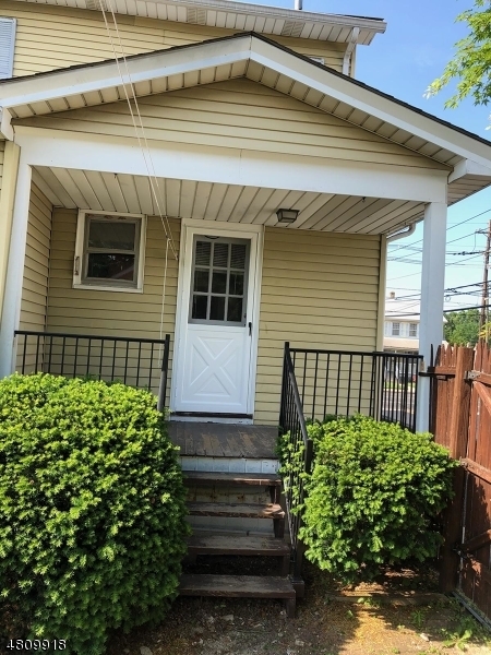 Property Photo:  88 E Somerset St  NJ 08869 