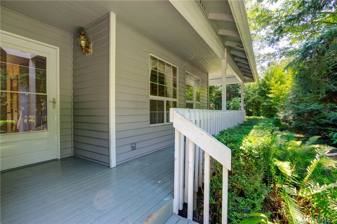 Property Photo:  2722 Benton Place  WA 98277 