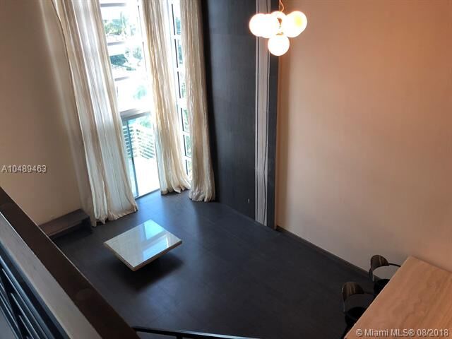 Property Photo:  