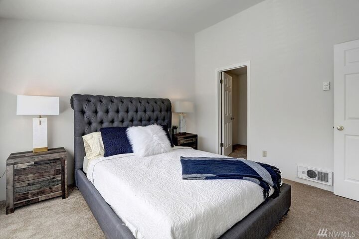 Property Photo: 12720 NE 144th St St A 303 WA 98034