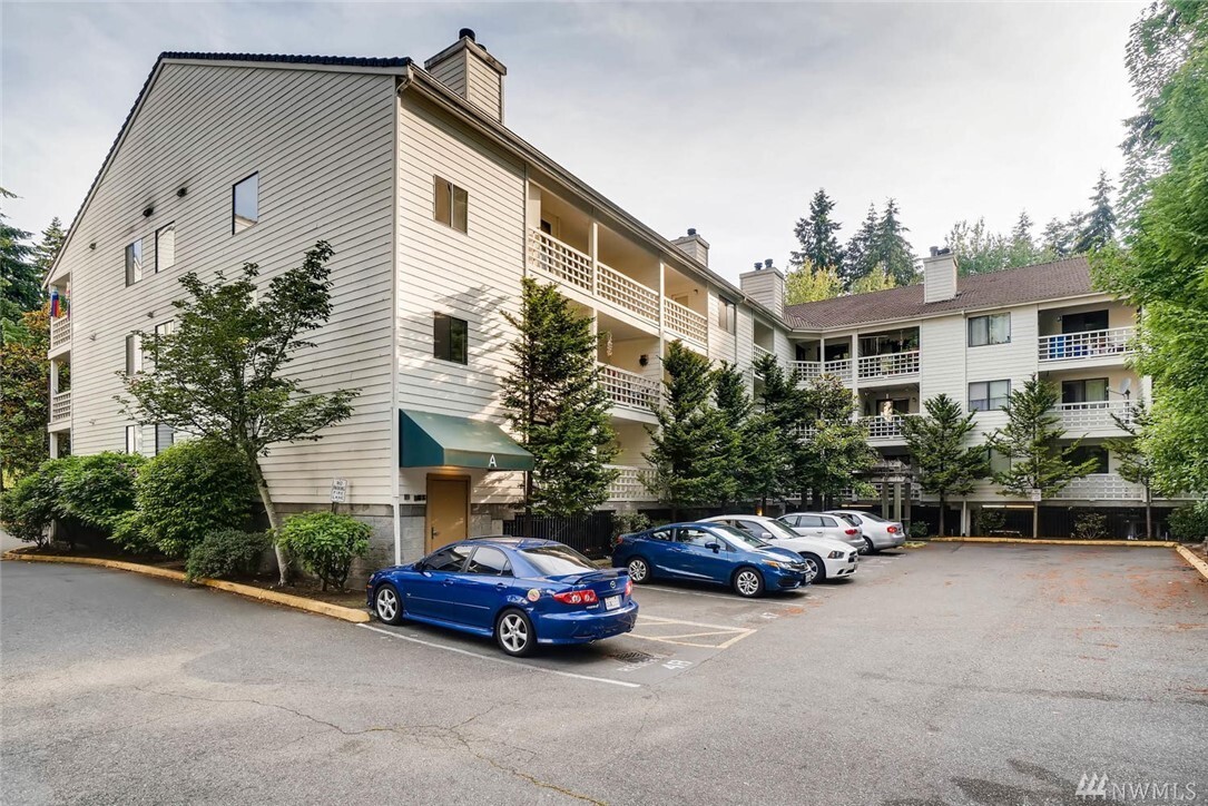 Property Photo:  700 N 160th St A207  WA 98133 
