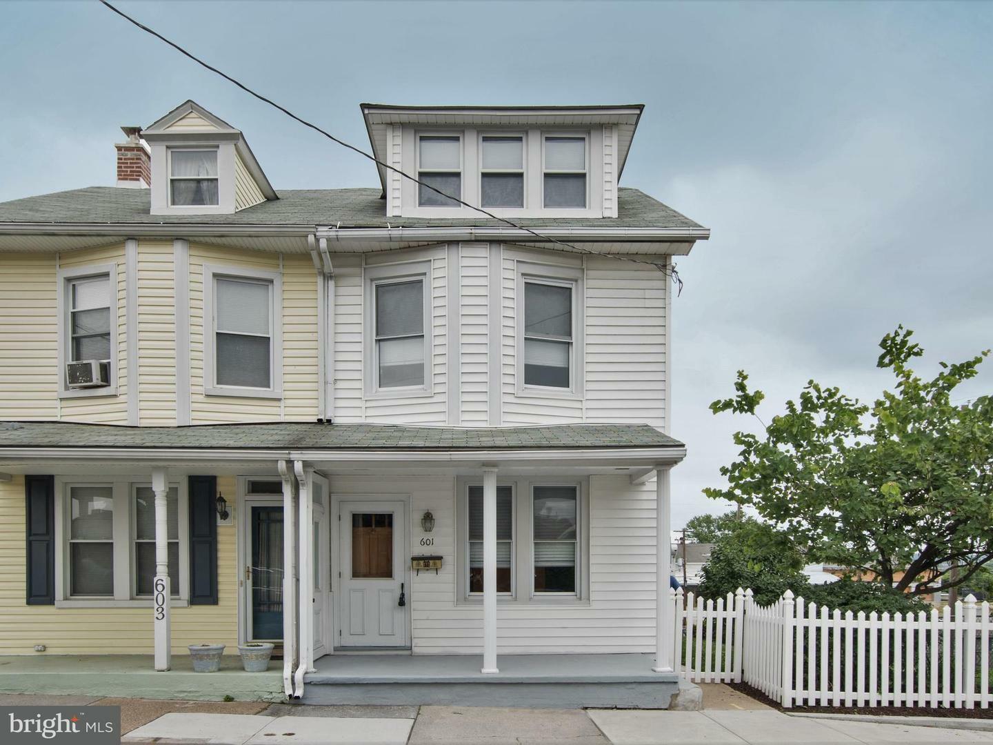 Property Photo:  601 Market Street  PA 17070 