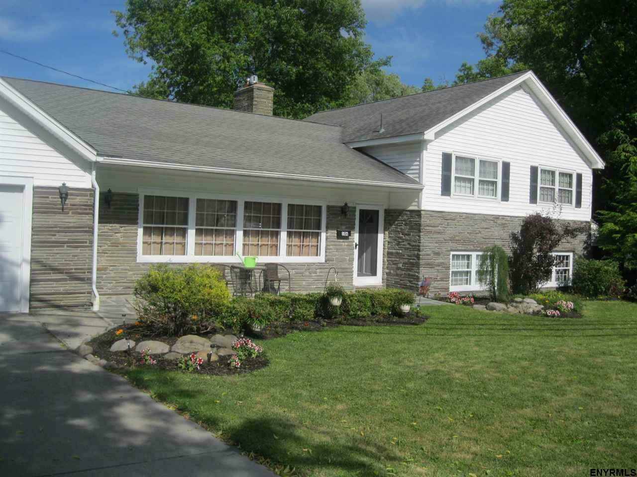 Property Photo:  106 Grandview Drive  NY 12043 