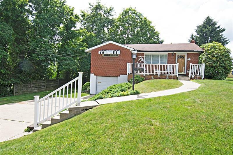 Property Photo:  720 Vanderbilt Dr  PA 15146 