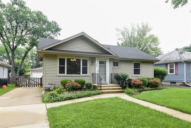 Property Photo: 509 Chase Avenue IL 60148