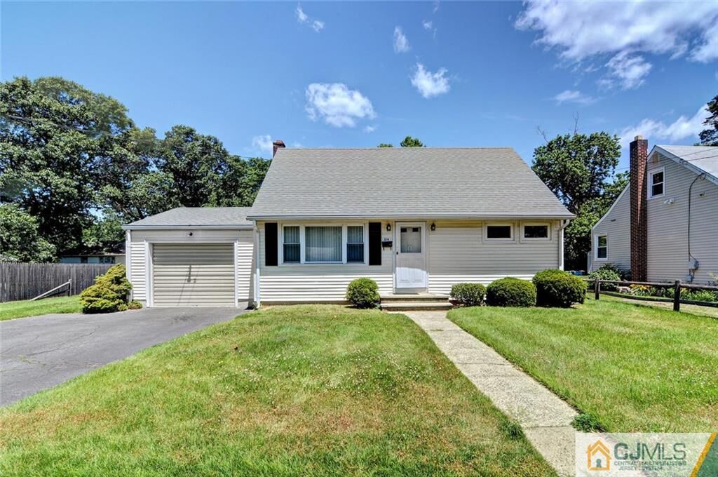 Property Photo:  614 Franklin Avenue  NJ 07080 