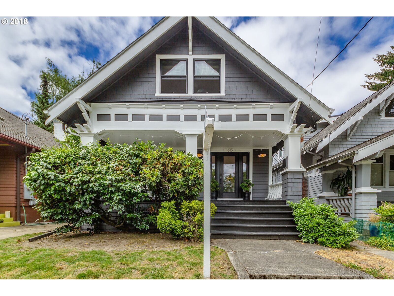 Property Photo:  1615 SE 42nd Ave  OR 97215 