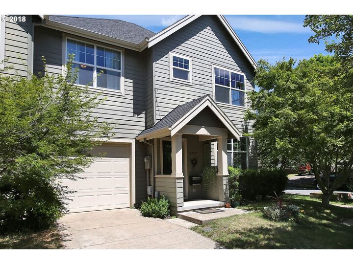 6737 NE Oregon St  Portland OR 97213 photo