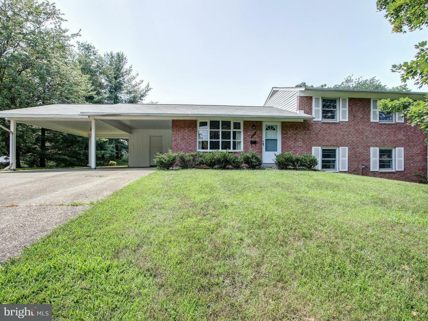 Property Photo:  5124 Ampthill Drive  VA 22312 