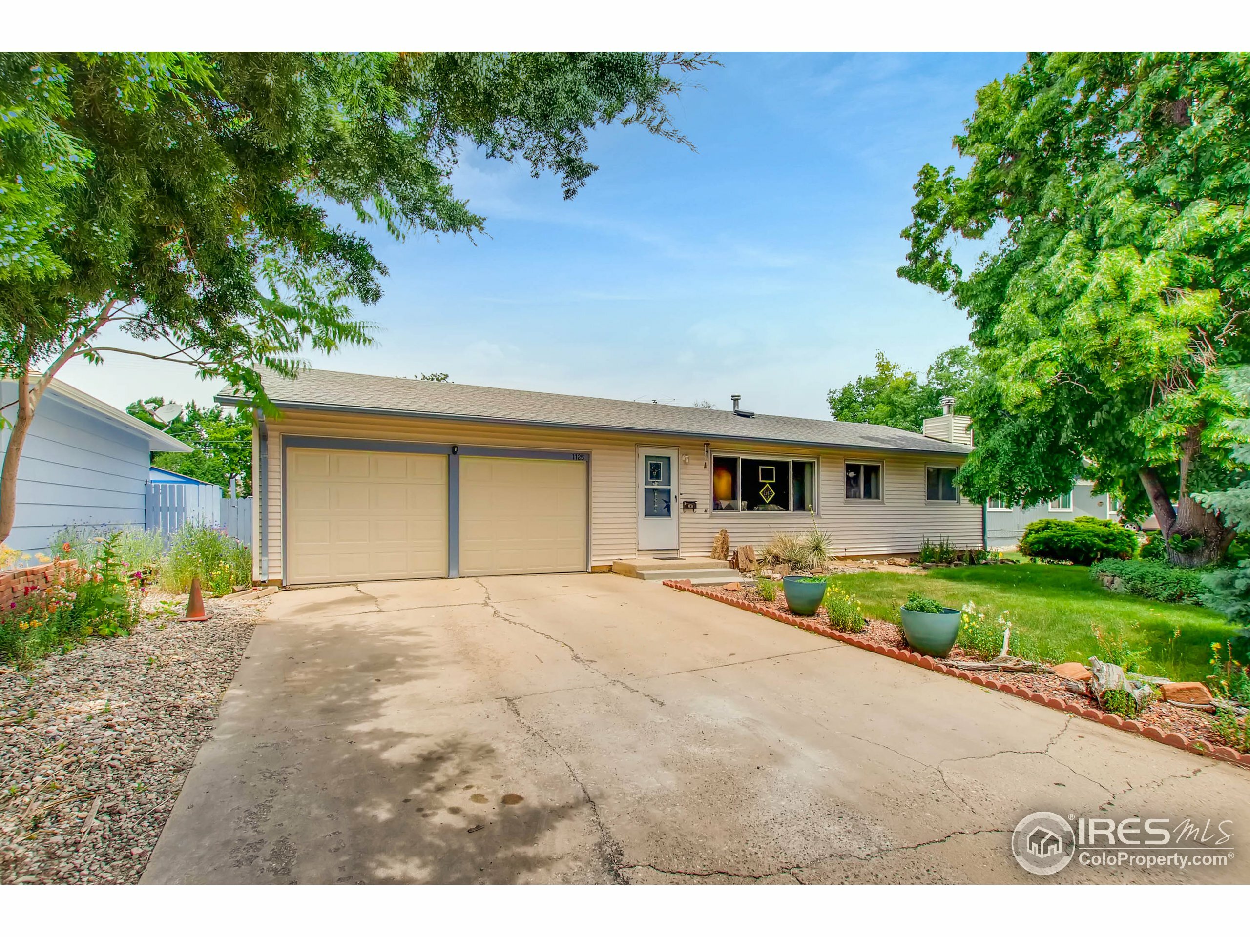 Property Photo:  1125 Redwood Dr  CO 80538 