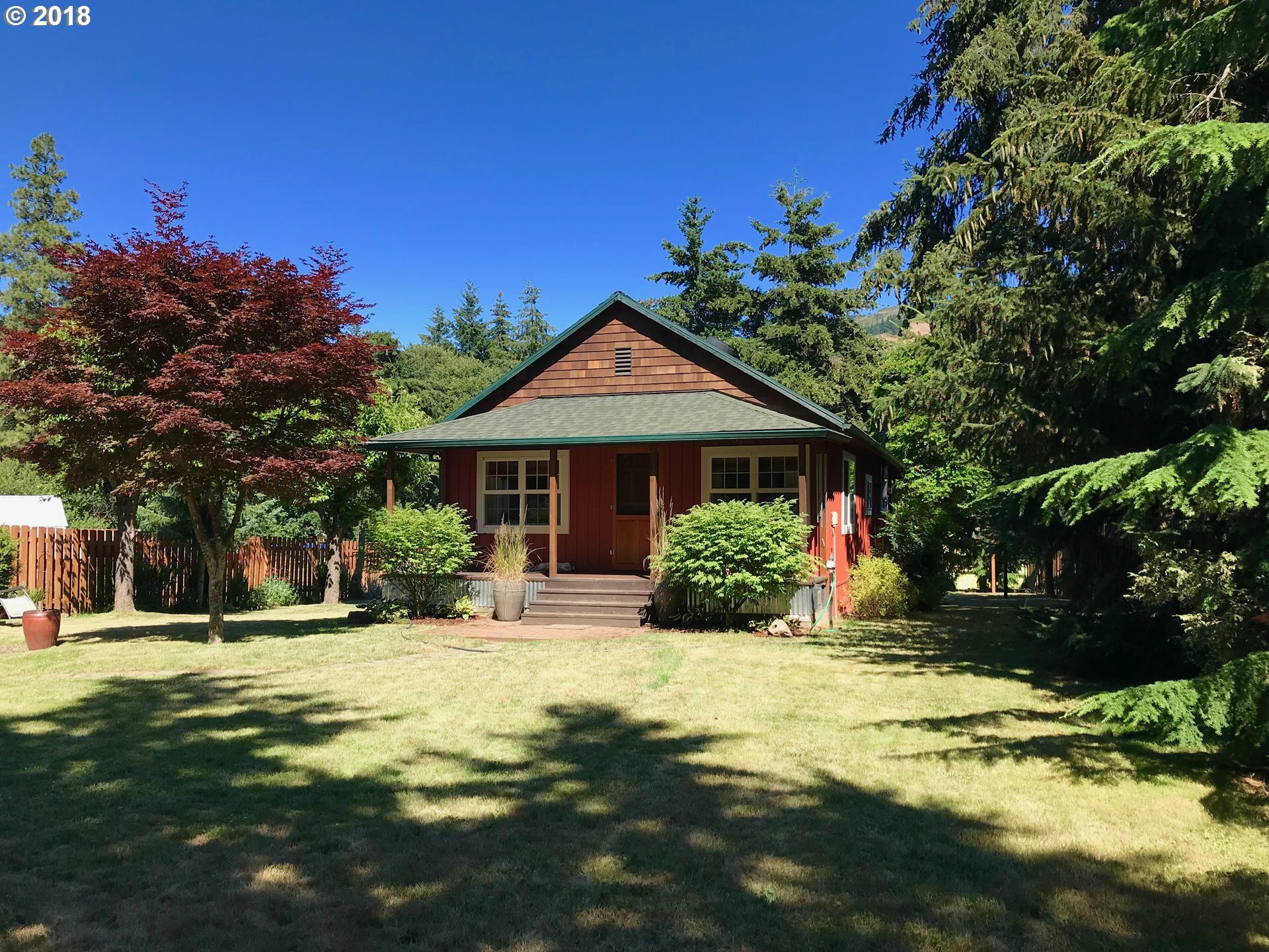 Property Photo:  1325 N Main St  WA 98672 