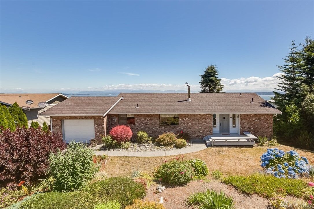 Property Photo:  1497 Thompson Dr  WA 98282 
