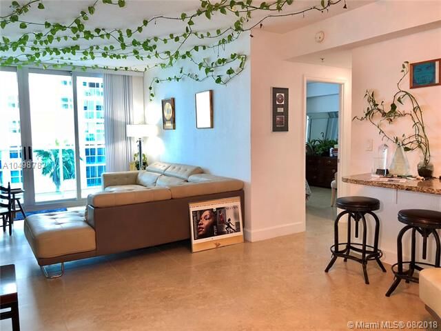 Property Photo:  7501 E Treasure Dr 4B  FL 33141 