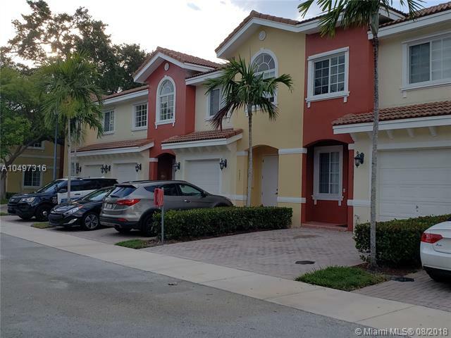 Property Photo:  5363 SW 40th Ave  FL 33314 