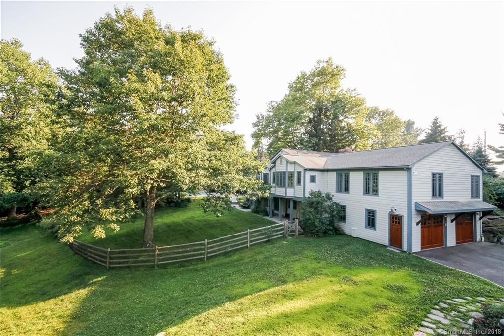 Property Photo:  9 Forest Road  CT 06883 