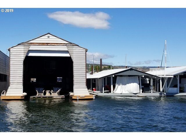 Property Photo: 101 N Boat Basin Rd C-16 OR 97058