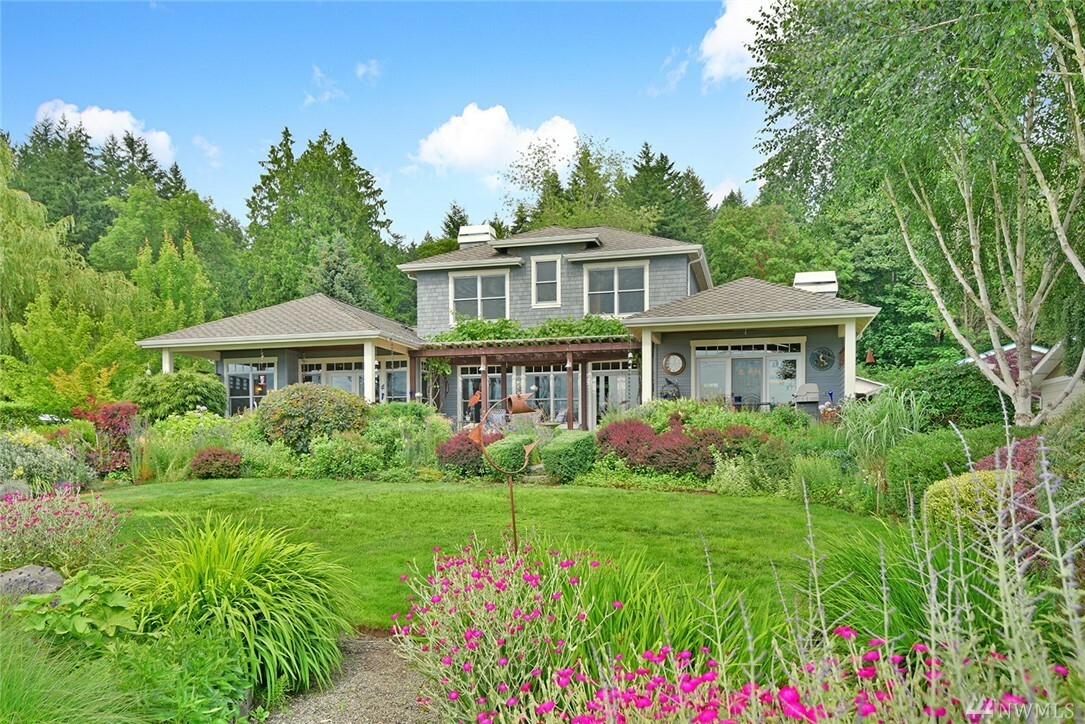 Property Photo:  3546 Crystal Springs Dr NE  WA 98110 