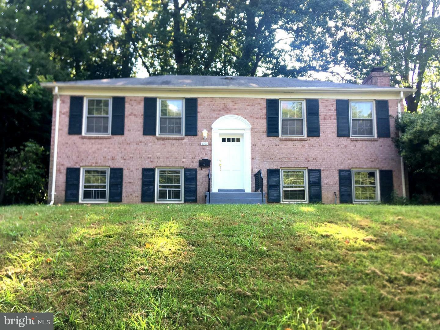 Property Photo:  5303 Easton Drive  VA 22151 