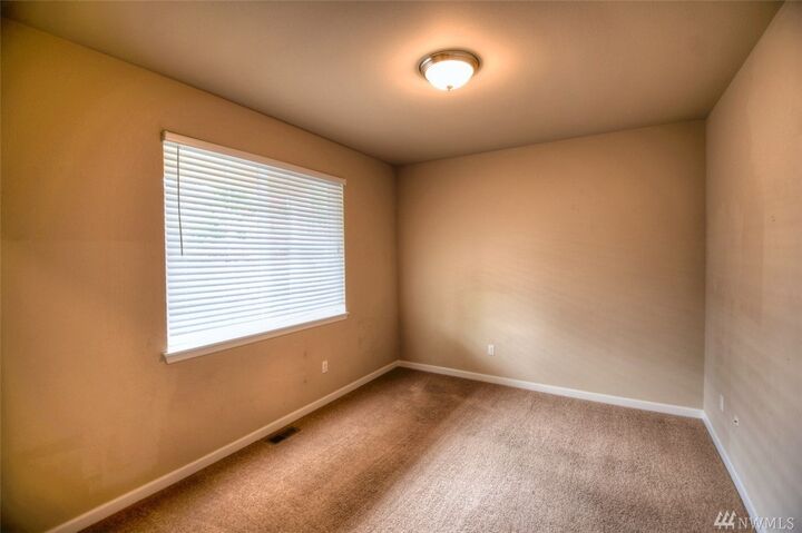 Property Photo: 4530 Edgewater Blvd NE WA 98516