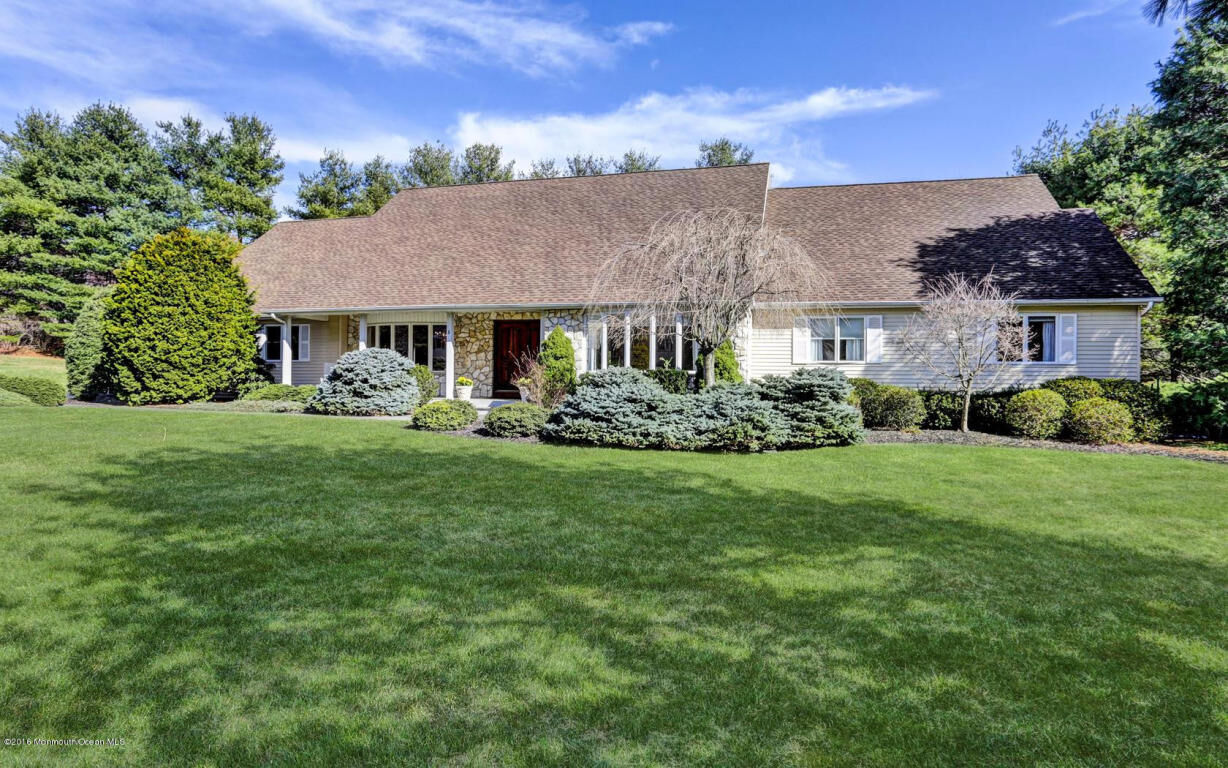 Property Photo:  8 Pheasant Run  NJ 07733 