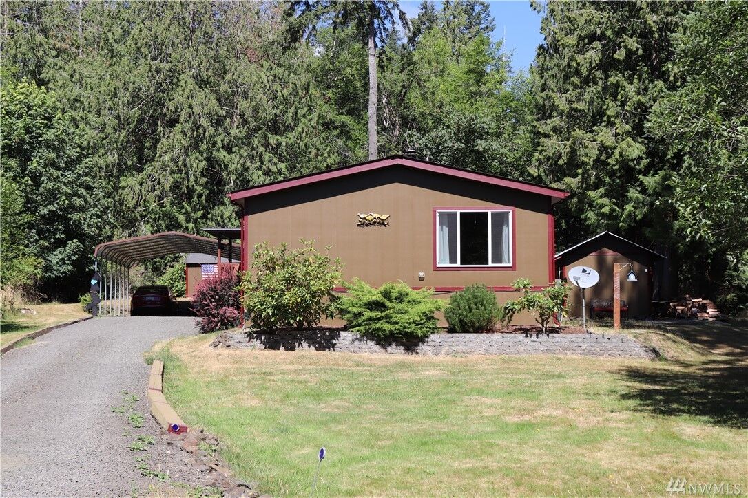 Property Photo:  41 E Raccoon Ct  WA 98584