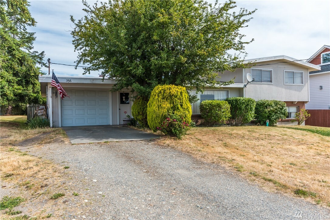 Property Photo:  366 W Whidbey Ave  WA 98277 